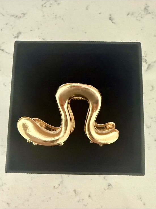 Handmade Accessories - Sculptural Gold Wave Hair Claw Clip - Elegant Hold